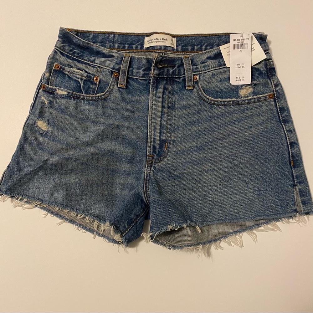 Abercrombie & Fitch mid rise boyfriend shorts NWT